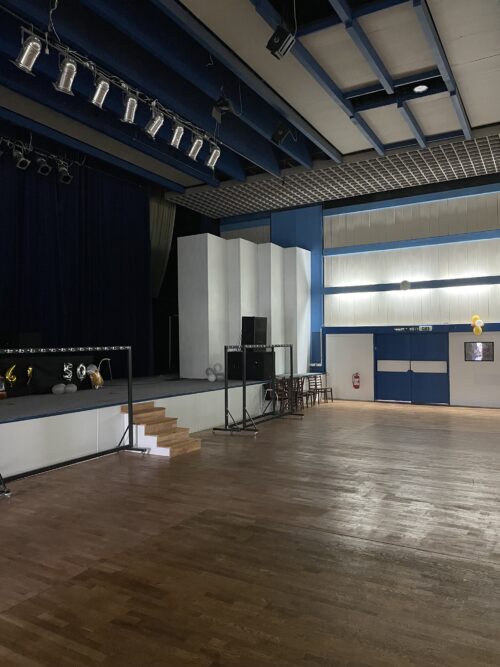 The multi-purpose Blue Room offers a seating capacity of up to 200 places 