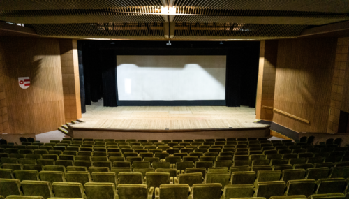 Visual expression and acoustics of the theatre hall provide the audience with a full performance experience