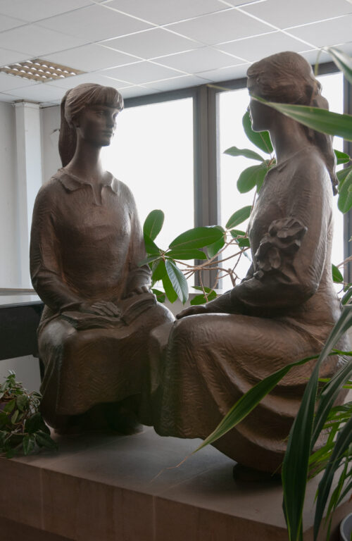 The entrance hall interior is complemented by the sculptural group "Girlfriends" by Milan Jančovič (1988)