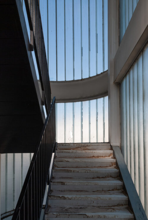 Walls made of Profilit glass blocks illuminate several parts of the building, including the escape staircase 