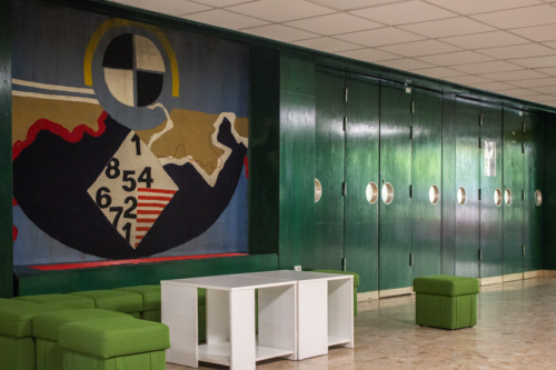 The wall of the congress centre lobby area is decorated with an art protis by Peter Günther. 
